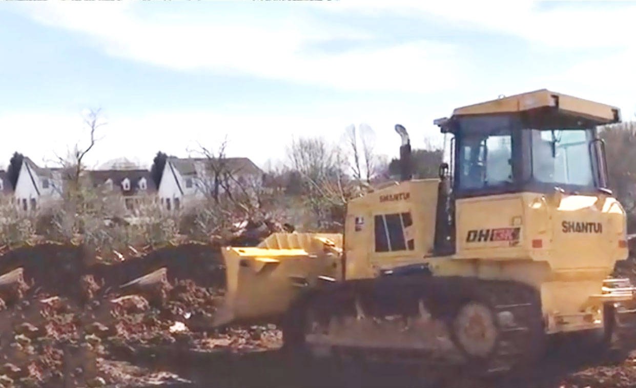 DH13K2 hydrostatic bulldozer for leveling operation in Tennessee, U.S.